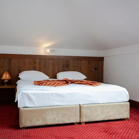 Hotel Garni By Blanket Collection